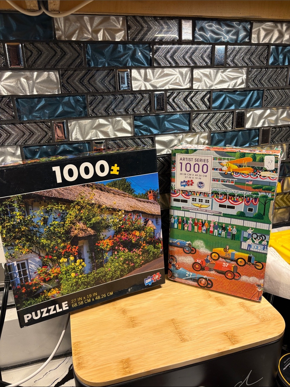 Scenic Cottage 1000-Piece Jigsaw Puzzle - Blue, Green, Yellow